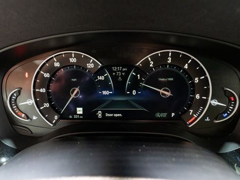 Used 2019 BMW 540i w/ Premium Package image 25