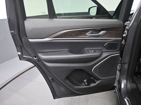 New 2026 Jeep Grand Cherokee Limited image 14