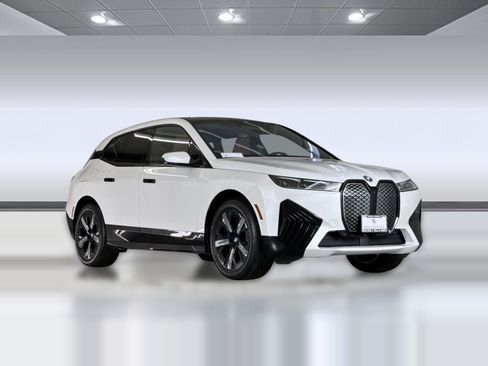 Used 2024 BMW iX xDrive50 w/ Premium Package AWD/4WD image 7