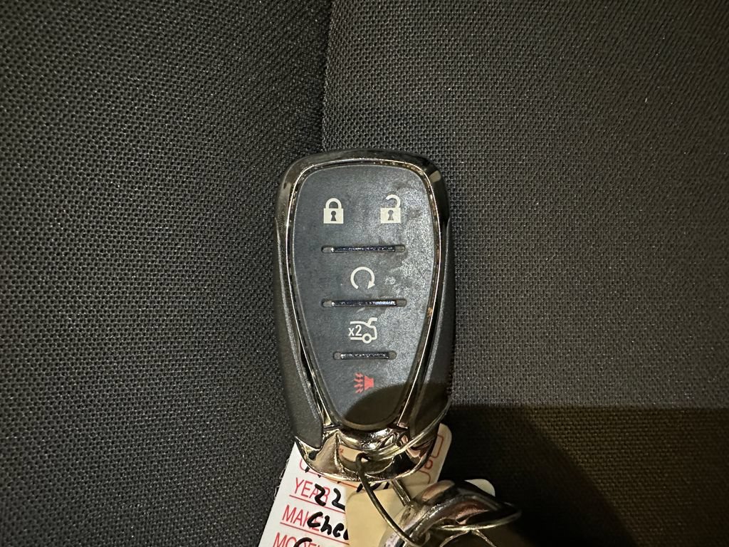 Used 2022 Chevrolet Camaro LT RWD image 17
