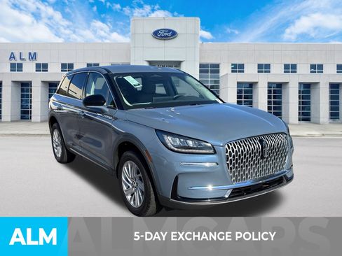 Used 2024 Lincoln Corsair AWD image 3