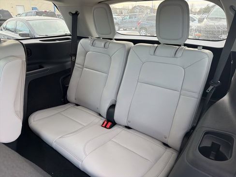New 2026 Lincoln Aviator AWD image 12