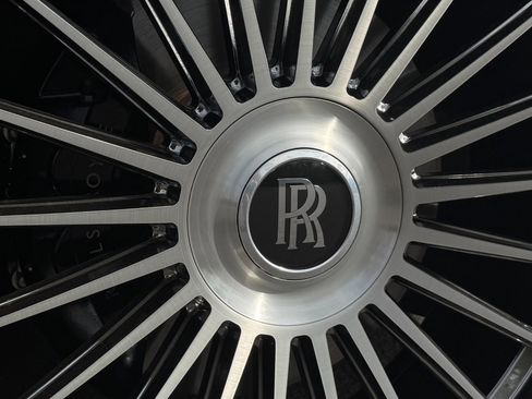 Used 2016 Rolls-Royce Wraith RWD image 92