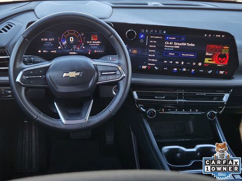 Used 2024 Chevrolet Traverse LT image 32