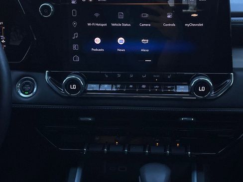 Used 2023 Chevrolet Colorado LT w/ LT Convenience Package III image 18