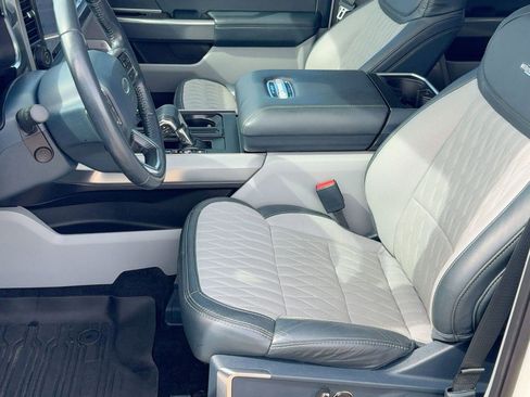 Used 2022 Ford F150 Limited image 5