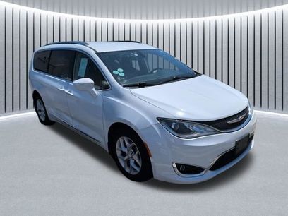 Used 2019 Chrysler Pacifica Touring-L w/ Tire & Wheel Group