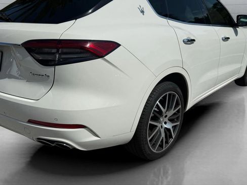 Certified 2023 Maserati Levante GT AWD/4WD image 12