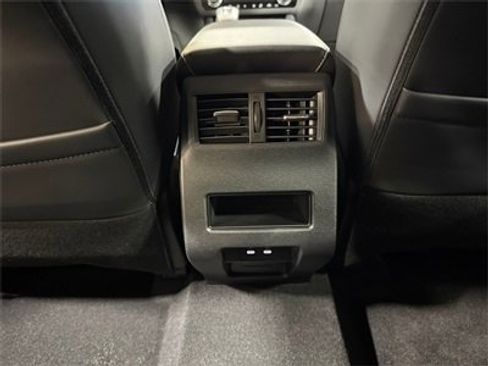 New 2025 Mitsubishi Outlander SE image 30