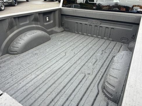 Used 2024 Ford F250 Platinum image 38