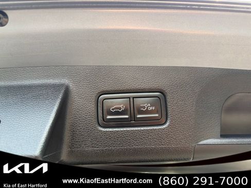 Certified 2024 Kia Telluride EX w/ EX Captain's Chair Package AWD/4WD image 17