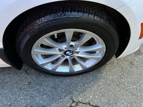 Used 2017 BMW 320i Sedan image 12