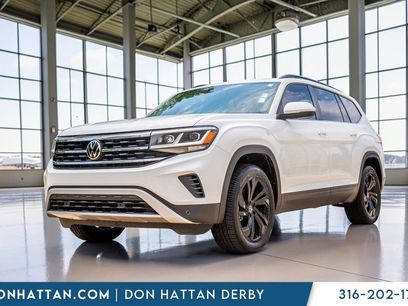 Used 2022 Volkswagen Atlas SE w/ Black Wheel Package
