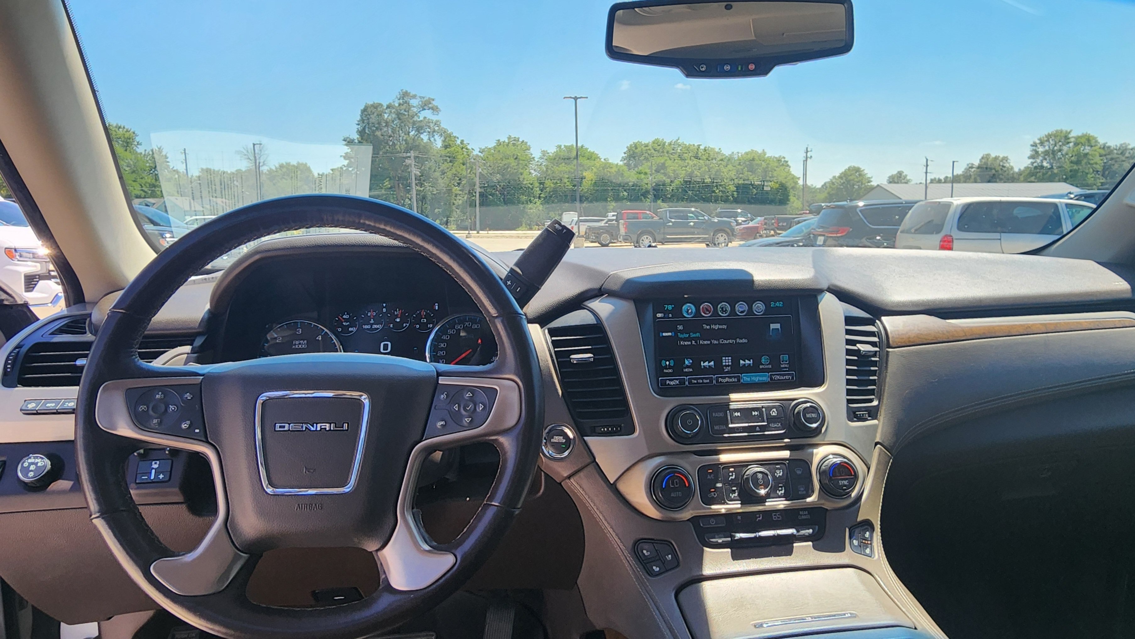 Used 2019 GMC Yukon Denali w/ Denali Ultimate Package AWD/4WD image 18
