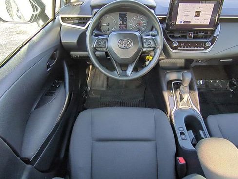 Used 2025 Toyota Corolla LE FWD image 14