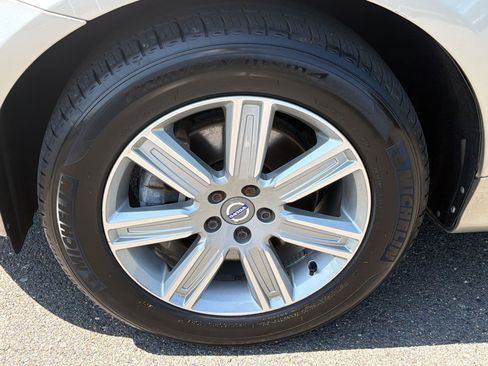 Used 2016 Volvo XC60 T6 Platinum w/ Climate Package AWD/4WD image 13