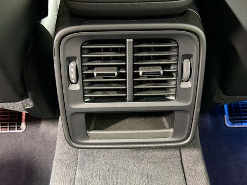 Certified 2025 Porsche Taycan 4 image 20