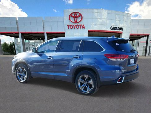 Certified 2019 Toyota Highlander Limited Platinum image 6