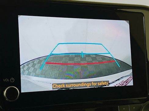 Used 2023 Toyota Highlander XLE image 16