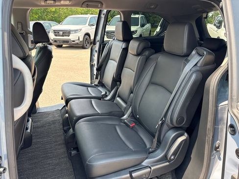 Used 2023 Honda Odyssey Touring image 17