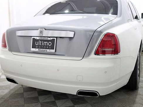 Used 2016 Rolls-Royce Ghost RWD image 13