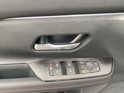 New 2026 Nissan Kicks SR w/ SR Premium Package FWD image 11