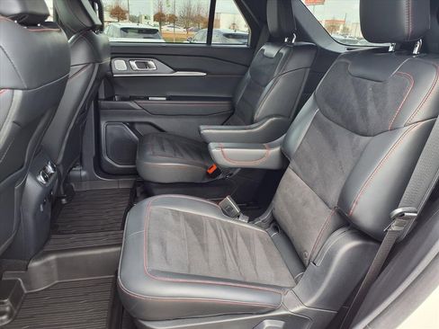 Used 2025 Ford Explorer ST image 23