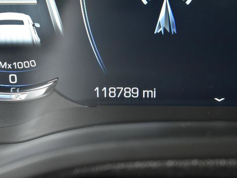 Used 2020 Cadillac Escalade ESV Premium Luxury image 18