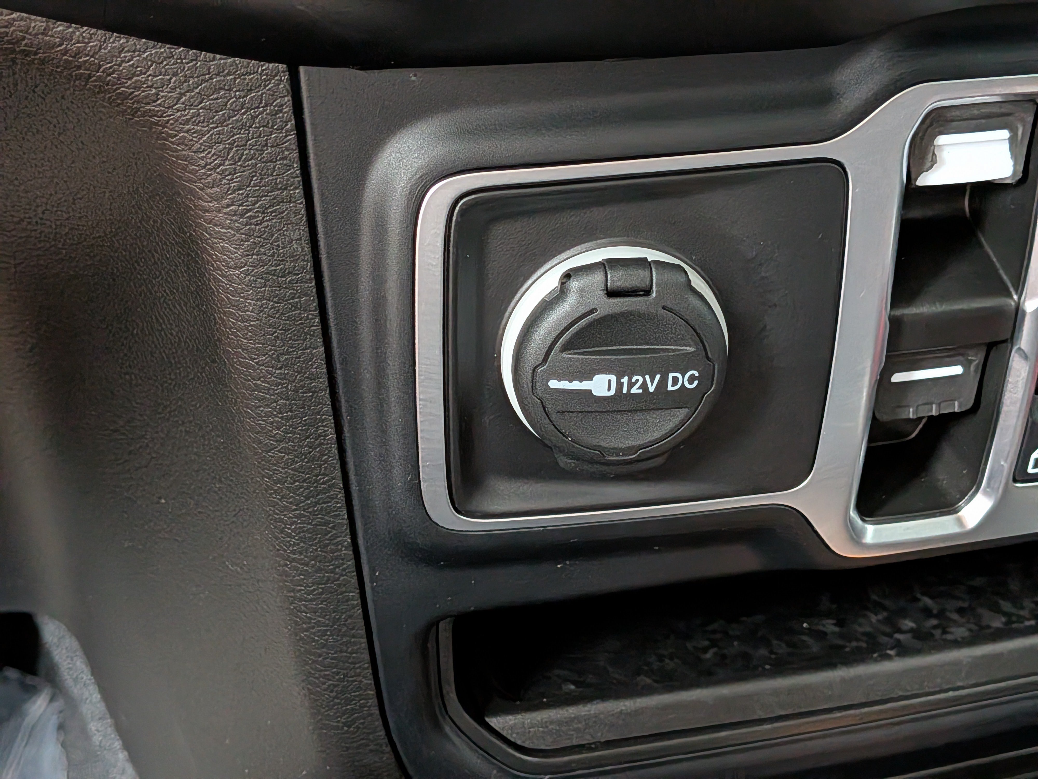 Used 2023 Jeep Gladiator Sport AWD/4WD image 29