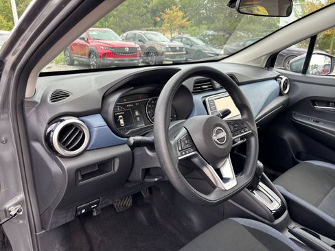 Used 2025 Nissan Versa SV FWD image 32