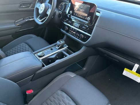 New 2025 Nissan Pathfinder SV w/ Black Appearance Package image 14