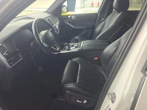 Used 2019 BMW X5 xDrive40i w/ Convenience Package AWD/4WD image 4