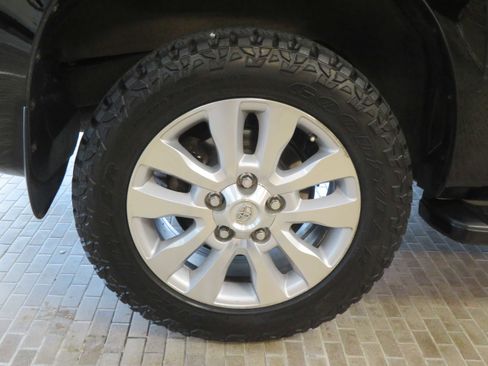 Used 2014 Toyota Sequoia Platinum AWD/4WD image 9