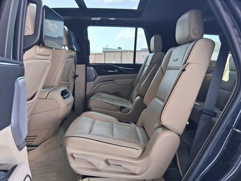 Certified 2023 Cadillac Escalade Premium Luxury w/ Performance Package AWD/4WD image 23