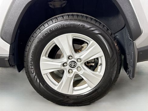 Used 2021 Toyota RAV4 XLE w/ Convenience Package image 29