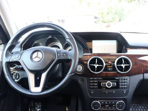 Used 2015 Mercedes-Benz GLK 350 4MATIC image 17