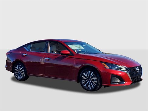 New 2025 Nissan Altima 2.5 SV image 7