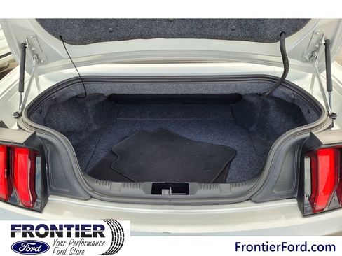 Used 2019 Ford Mustang Premium image 7