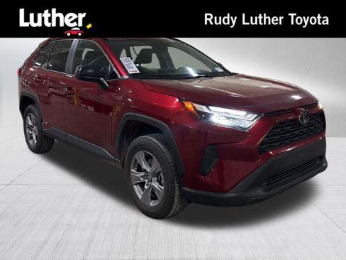 Certified 2025 Toyota RAV4 LE image 1