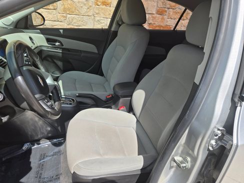Used 2014 Chevrolet Cruze LT FWD image 5