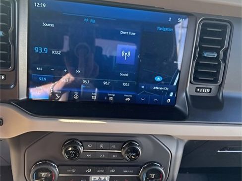 Used 2023 Ford Bronco Wildtrak image 17