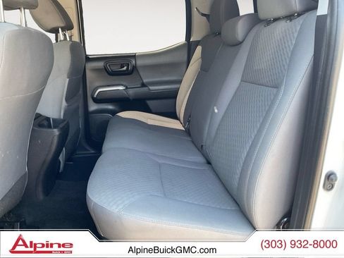Used 2022 Toyota Tacoma SR5 AWD/4WD image 13