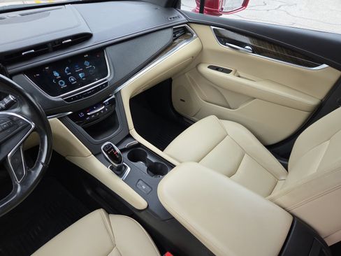 Used 2019 Cadillac XT5 FWD image 19