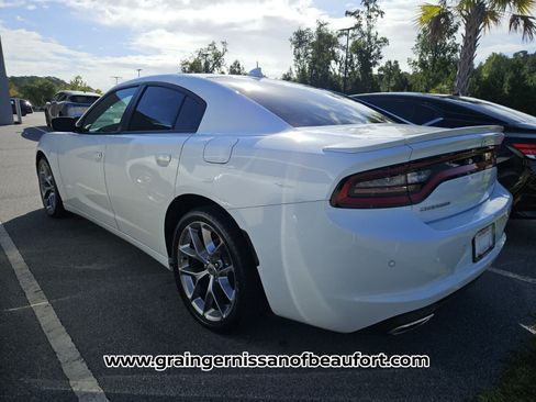 Used 2020 Dodge Charger SXT w/ Plus Group RWD image 6