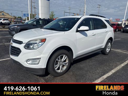 Used 2017 Chevrolet Equinox LT w/ Convenience Package FWD image 2