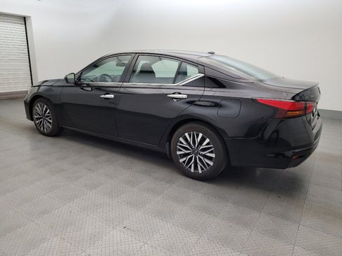 Used 2023 Nissan Altima 2.5 SV FWD image 3