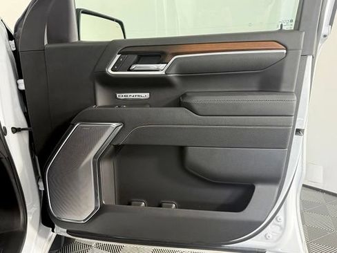 Used 2024 GMC Sierra 1500 Denali w/ Denali Reserve Package AWD/4WD image 19