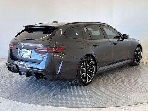 Used 2026 BMW M5 Touring AWD/4WD image 9