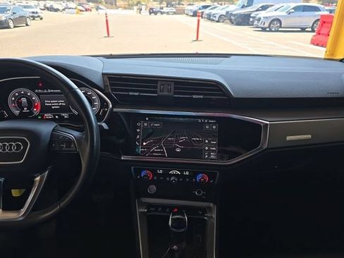 Used 2020 Audi Q3 2.0T Premium Plus AWD/4WD image 8