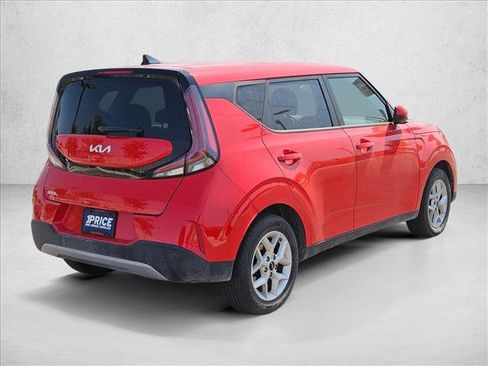 Used 2024 Kia Soul LX w/ Option Group 015 FWD image 6